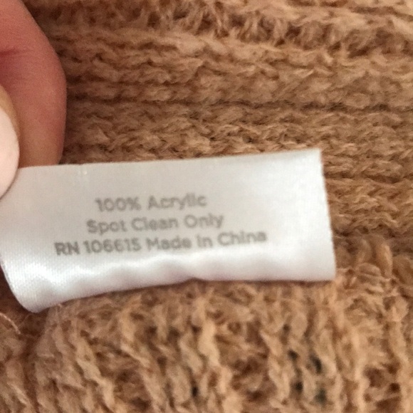 2 CHIC Poncho  100% Acrylic OS - Picture 4 of 4